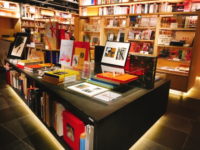 銀座SIX 蔦屋書店 店内風景